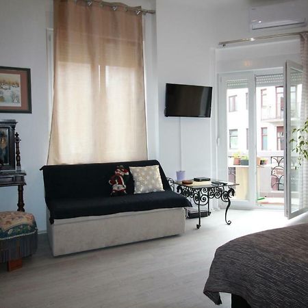 Rooms&Apartment Tea Zagreb Buitenkant foto
